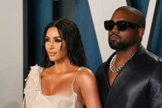 US media personality Kim Kardashian (L) and husband US rapper Kanye West attend the 2020 Vanity Fair Oscar Party following the 92nd Oscars at The Wallis Annenberg Center for the Performing Arts in Beverly Hills on February 9, 2020. (Photo by Jean-Baptiste Lacroix / AFP)