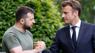 Emmanuel Macron et Volodymyr Zelensky photographiés à Kiev au mois de juin.
