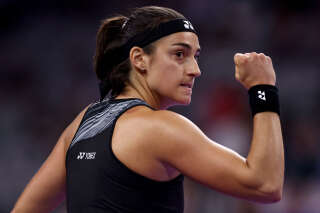 FORT WORTH, TEXAS - NOVEMBER 06: Caroline Garcia of France celebrates a point against Maria Sakkari of Greece in their Women's Singles Semifinal match during the 2022 WTA Finals, part of the Hologic WTA Tour, at Dickies Arena on November 06, 2022 in Fort Worth, Texas.   Katelyn Mulcahy/Getty Images/AFP (Photo by Katelyn Mulcahy / GETTY IMAGES NORTH AMERICA / Getty Images via AFP)