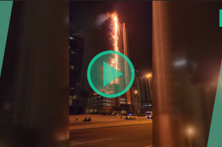 À Dubaï, un violent incendie dévaste une tour près du Burj Khalifa