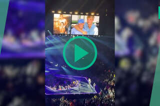 Les Backstreet Boys rendent hommage à Aaron Carter pendant leur concert