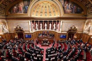 Le Sénat vote la retraite à 64 ans (et met la pression sur le gouvernement)