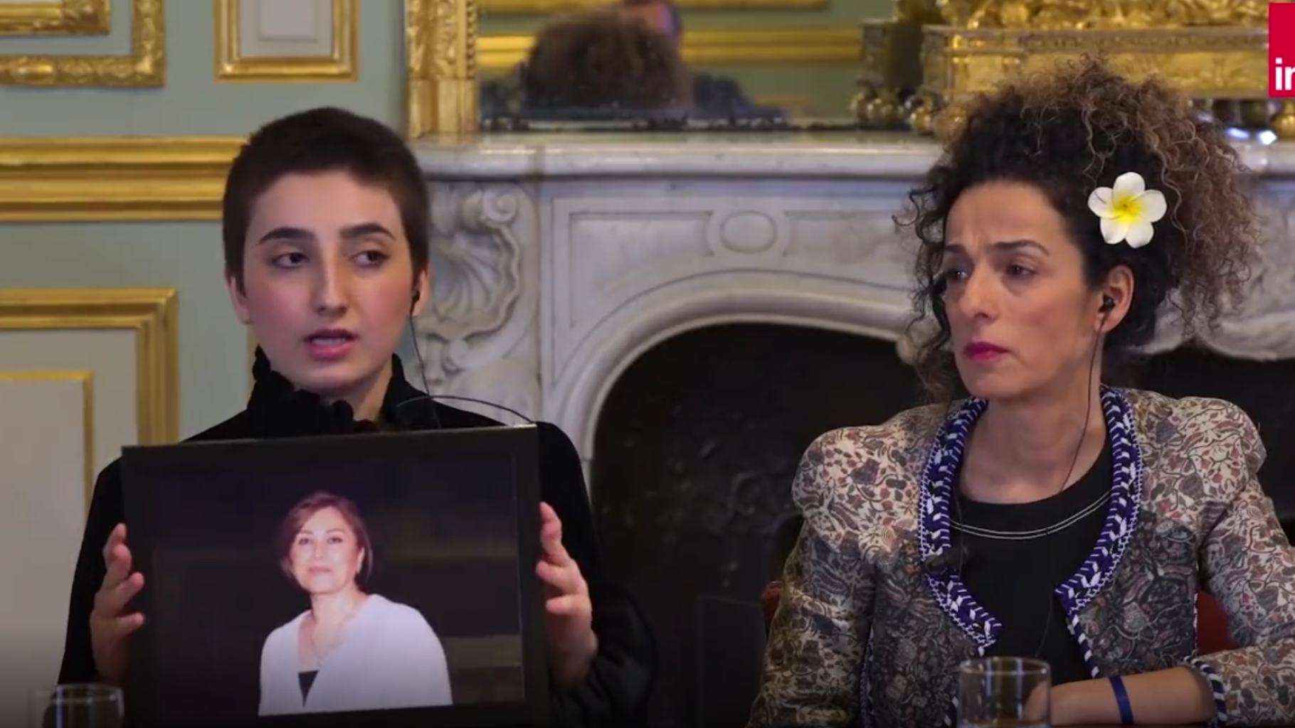 Iran : la militante Roya Piraie raconte sur France Inter la mort de sa mère  lors d'une manifestation