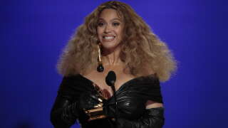 Los Angeles, CA, Sunday, March 14, 2021 - Beyonce makes History with the Best E&B Performance winning 28 Grammys, more that any female or male performer, accepts the award for Best R&B Performance at the 63rd Grammy Award outside Staples Center. (Robert Gauthier/Los Angeles Times via Getty Images)