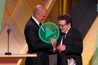 « Je n’ai rien fait d’héroïque » : Michael J. Fox reçoit un Oscar d’honneur pour sa lutte contre Parkinson