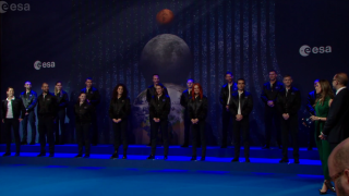 l’ESA a dévoilé les noms des nouveaux astronautes européens dont la Française Sophie Adenot