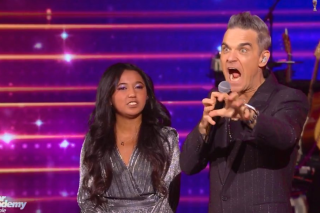 La prestation de Robbie Williams à la « Star Ac » est loin d’avoir fait l’unanimité 