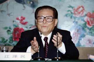 Les drapeaux en berne en Chine après la mort de l’ancien président Jiang Zemin