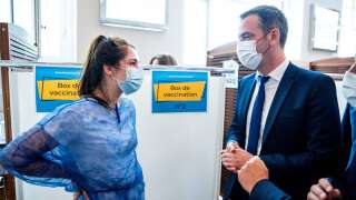 Hôpital : Les Français favorables au retour des soignants non-vaccinés contre le covid, si… (photo d’illustration prise le 15 juin 2021 à Paris)