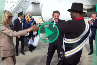 À La Nouvelle-Orléans, Macron tente quelques (maladroits) pas de danse