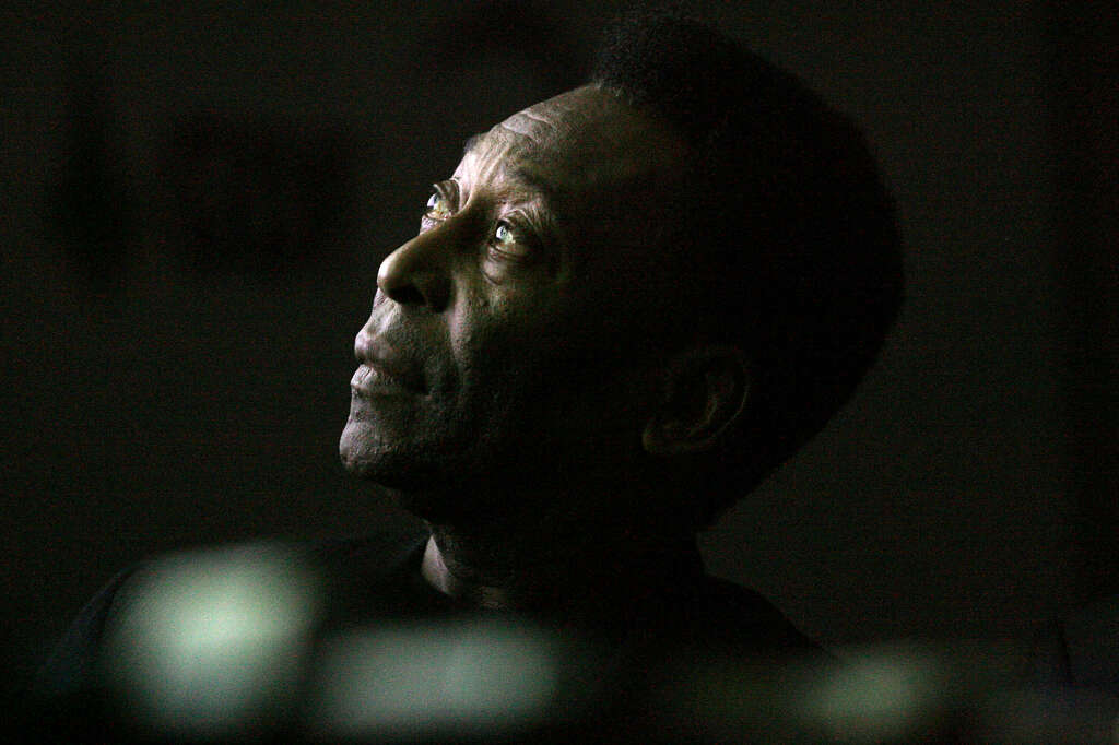 29 décembre - Le roi <br>Pelé</>, légende internationale du football est mort le jeudi 29 décembre à l’âge de 82 ans des suites d’une longue bataille contre un cancer du côlon.