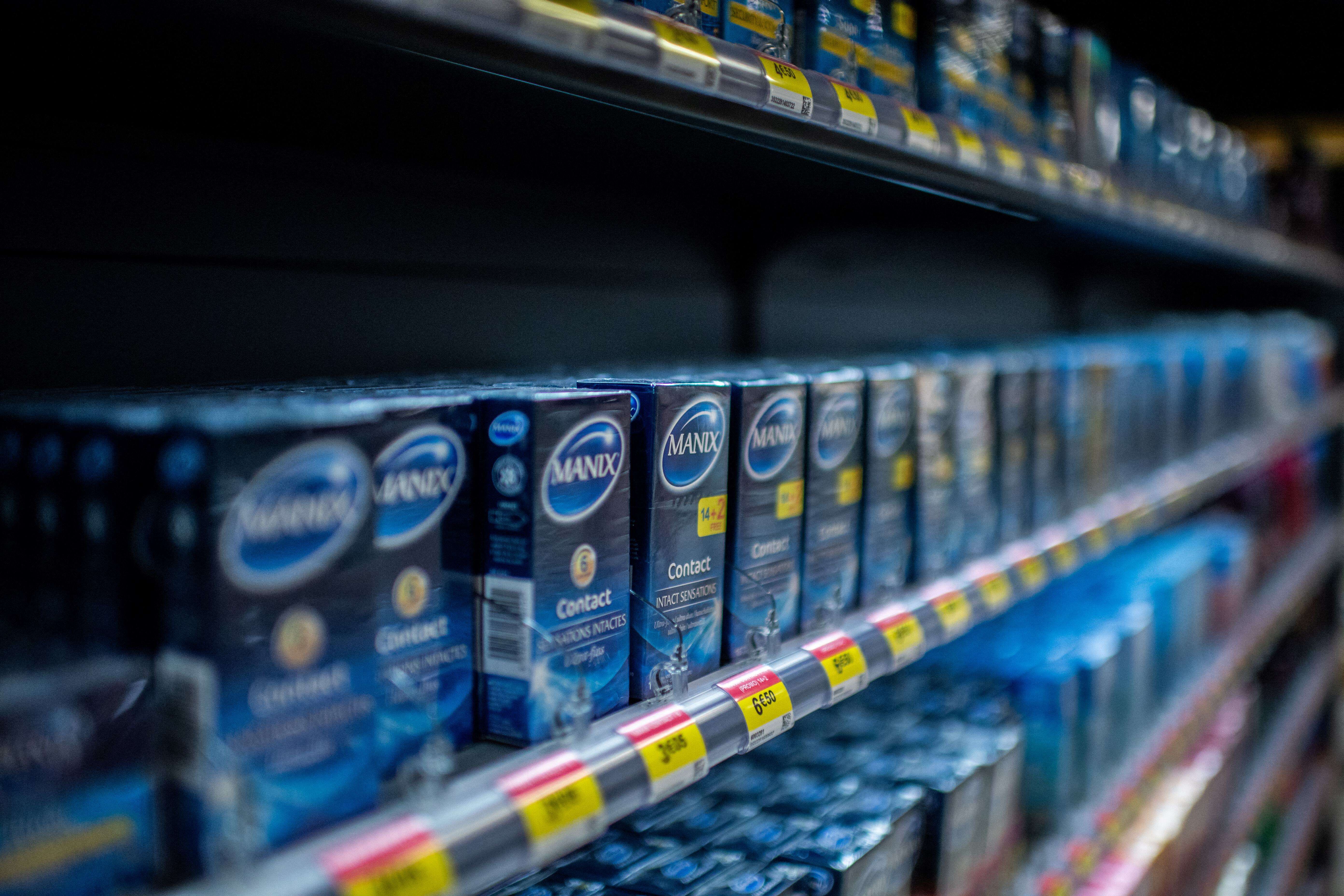 À partir de 2023, les préservatifs seront gratuits en pharmacie pour les 18-25 ans (photo d’illustration prise dans une pharmacie parisienne en 2020).