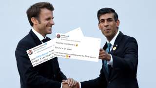 Emmanuel Macron et Rishi Sunak, ici à la COP27 de Charm el-Cheikh en Égypte en novembre, ont échangé des tweets avant Angleterre-France ce 10 décembre.