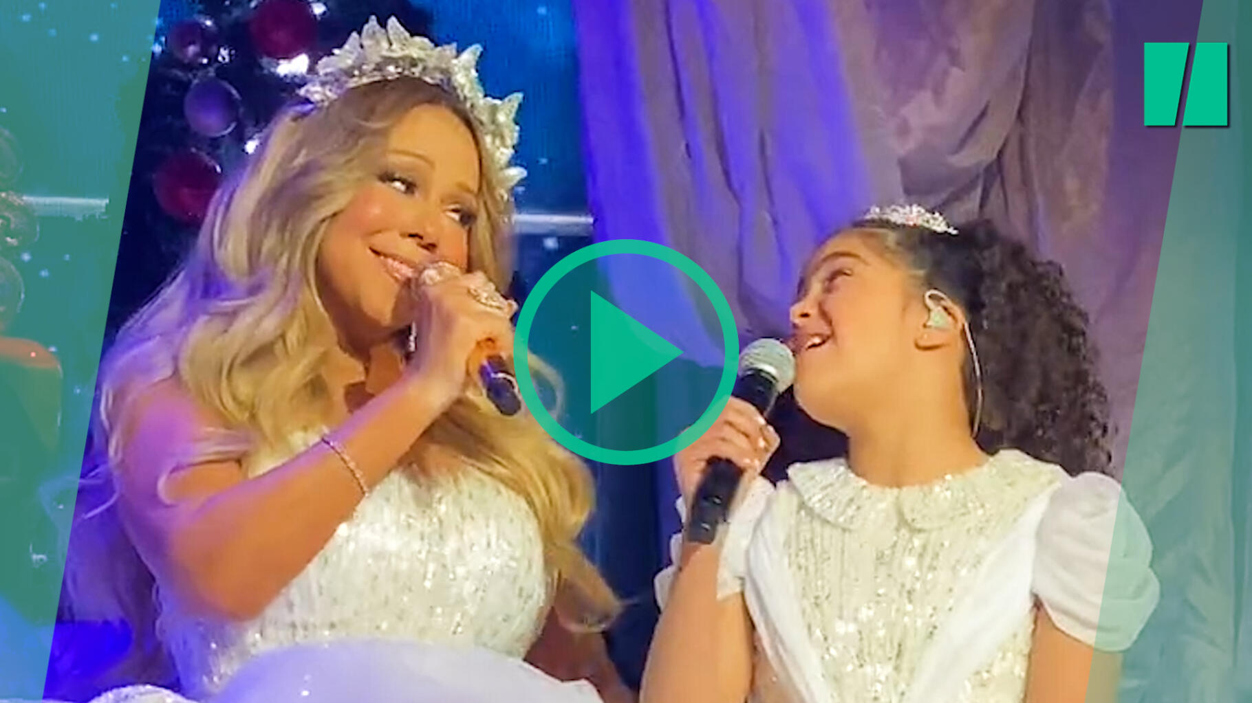 Mariah Carey sings a duet with her daughter Monroe in Toronto for Christmas
