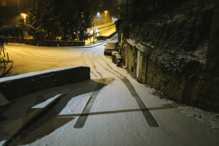 Trois morts en Bourgogne à cause de la neige et du verglas, les perturbations continuent 
