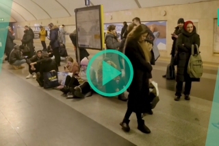 Les images du métro de Kiev paralysé après de nouvelles frappes russes