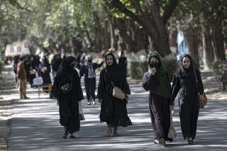 Les talibans interdisent aux femmes de travailler pour les ONG, inquiétude internationale