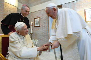 Benoît XVI est « gravement malade », annonce le pape François