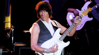 (FILES) This file photo taken on October 20, 2013 shows British guitarist Jeff Beck performing at the Greek Theatre in Los Angeles, California. - Beck died on January 11, 2023 at the age of 78, according to his official website. (Photo by KEVIN WINTER / GETTY IMAGES NORTH AMERICA / AFP)