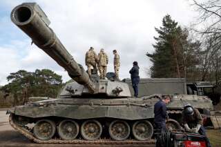 L’Ukraine va recevoir des chars lourds du Royaume-Uni, d’autres pays pourraient suivre
