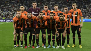 (From up, L) Shakhtar Donetsk Ukranian midfielder Taras Stepanenko, Shakhtar Donetsk Ukranian goalkeeper Anatoliy Trubin, Shakhtar Donetsk Ukranian defender Mykola Matviyenko, Shakhtar Donetsk Ukranian defender Valeriy Bondar, Shakhtar Donetsk Ukranian forward Mykhaylo Mudryk, Shakhtar Donetsk Ukranian midfielder Artem Bondarenko, Shakhtar Donetsk Ukranian defender Yukhym Konoplya, Shakhtar Donetsk Ukranian midfielder Oleksandr Zubkov, Shakhtar Donetsk Ukranian midfielder Georgiy Sudakov, Shakhtar Donetsk Ukranian defender Bogdan Mykhaylichenko and Shakhtar Donetsk Ukranian midfielder Marian Shved pose prior the UEFA Champions League 1st round day 3 group F football match between Real Madrid and Shakhtar Donetsk, at the Santiago Bernabeu stadium in Madrid on October 5, 2022. (Photo by JAVIER SORIANO / AFP)