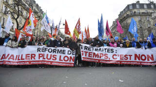 Derrière une même bannière s’opposant à la réforme des retraites du gouvernement, les principaux syndicats français ont une nouvelle fois défilé unis mardi 31 janvier, promettant rapidement de nouvelles journées de mobilisation.
