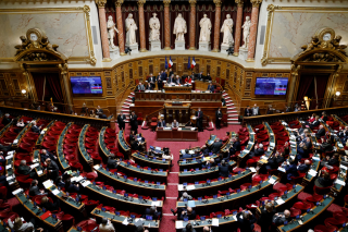 Le Sénat favorable à l’inscription dans la Constitution de la « liberté » de recourir à l’IVG