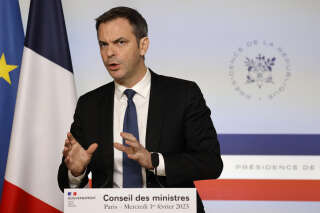 French Government's Spokesperson Olivier Veran speaks during a press conference following the weekly cabinet meeting in Paris on February 1, 2023. (Photo by Ludovic MARIN / AFP)