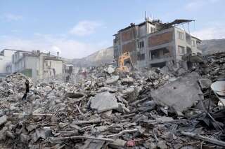 Pourquoi le bilan humain du séisme en Turquie et en Syrie risque de doubler