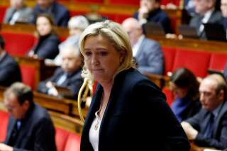 Marine Le Pen renonce à se faire rembourser le flocage de ses bus de campagne