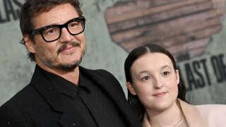 LOS ANGELES, CALIFORNIA - JANUARY 09: Pedro Pascal and Bella Ramsey attend the Los Angeles Premiere of HBO's 