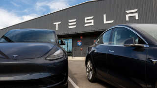 AUSTIN, TEXAS - JANUARY 03: Tesla cars are seen on a lot at a Tesla dealership on January 03, 2023 in Austin, Texas. Tesla's quarterly earnings fell short of Wall Street's expectations and its 2022 delivery target, losing approximately $675 billion in market valuation. CEO Elon Musk suggested that 2022's economic interest rates hurt vehicle demand.   Brandon Bell/Getty Images/AFP (Photo by Brandon Bell / GETTY IMAGES NORTH AMERICA / Getty Images via AFP)