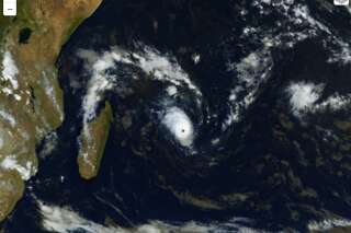 La Réunion en vigilance face au puissant cyclone Freddy