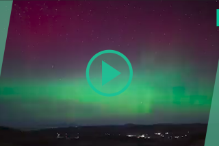 Valais: des aurores boréales ont donné au ciel une insolite couleur rose