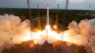 La fusée Vega-C lors de son décollage pour son vol inaugural VV21, à Kourou, en Guyane française, le 13 juillet 2022.