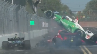 IndyCar : la voiture de Devlin DeFrancesco projetée en l’air lors d’un accident spectaculaire