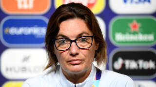 Devenue sélectionneuse de l’équipe de France féminine en 2017, Corinne Diacre fait face depuis une dizaine de jours à la fronde d’une partie de son vestiaire, qui demande son départ.