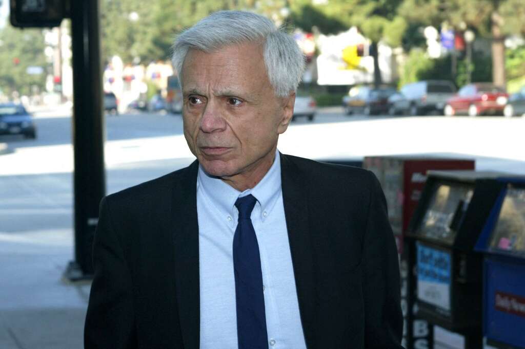 9 mars <br />
Robert Blake <br />
L’acteur américain de 89 ans, connu pour son role dans « De sang froid » de Truman Capote, est décédé jeudi 9 mars 2023 des suites d’une maladie cardiaque, selon sa famille à la presse. Par le passé, il avait été accusé, puis acquité du meurtre de sa femme Bonny Lee Bakley. “/> </div><figcaption class=