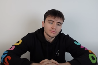 Le youtubeur Néo réagit, en vidéo, après la condamnation de ses parents pour escroquerie.