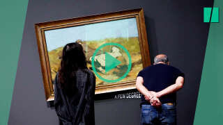 Au Leopold Museum de Vienne, pour sensibiliser le public au réchauffement climatique, plusieurs tableaux de Klimt ou de Schiele ont été accrochés de travers. Une manière de symboliser le risque du changement climatique.