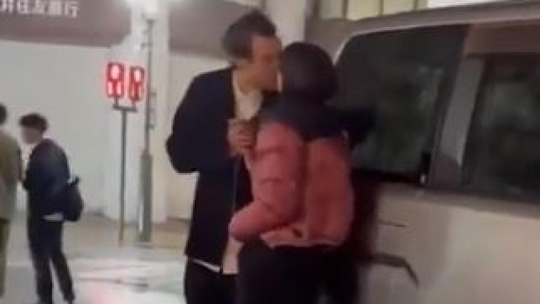 Cette vidéo de Harry Styles embrassant Emily Ratajkowski n’a pas laissé les internautes indifférents