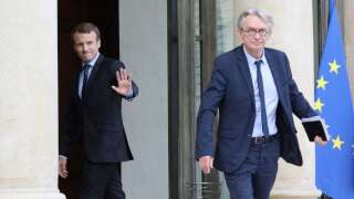 Emmanuel Macron et Jean-Claude Mailly devant l’Élysée, le 12 octobre 2017.