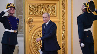 L’Ukraine accuse la Russie de « chantage nucléaire » après l’annonce par Moscou d’un prochain déploiement d’armes nucléaires en Biélorussie, un pays allié du Kremlin mais situé aux portes de l’UE.