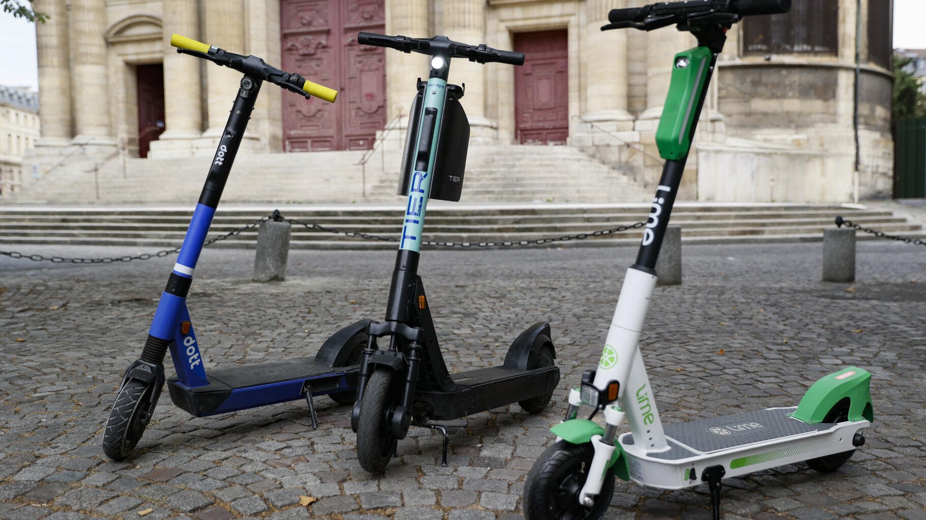 Paris : un service de trottinettes électriques en libre-service