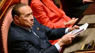 Silvio Berlusconi, ici au Sénat italien en octobre, a été hospitalisé en soins intensifs pour un problème cardiaque.