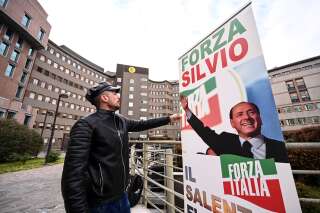 Silvio Berlusconi sort du silence pour la première fois depuis son hospitalisation