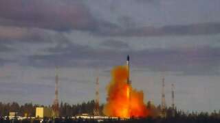 This grab made from a handout video footage released by the Russian Defence Ministry on April 20, 2022 shows the launching of the Sarmat intercontinental ballistic missile at Plesetsk testing field, Russia. - Russian President said that Russia has successfully tested the Sarmat intercontinental ballistic missile, saying the next-generation capable of carrying nuclear charges will make Kremlin's enemies 