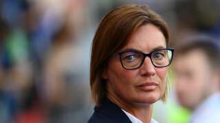 Si Corinne Diacre n’est plus en poste à la tête de l’équipe de France féminine depuis le 9 mars, son contrat n’a toujours pas officiellement été rompu.