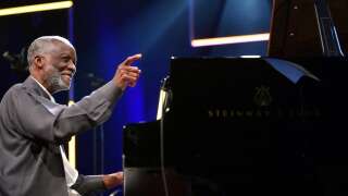 Le légendaire pianiste de jazz américain Ahmad Jamal est décédé à l’âge de 92 ans des suites d’un cancer de la prostate dimanche 16 avril.