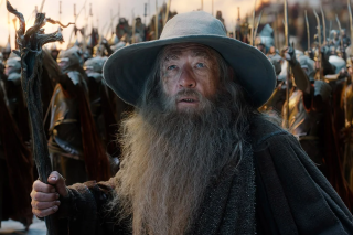 Déguisé en Gandalf en pleine tournée des bars, ce fan de Tolkien tombe sur Ian McKellen